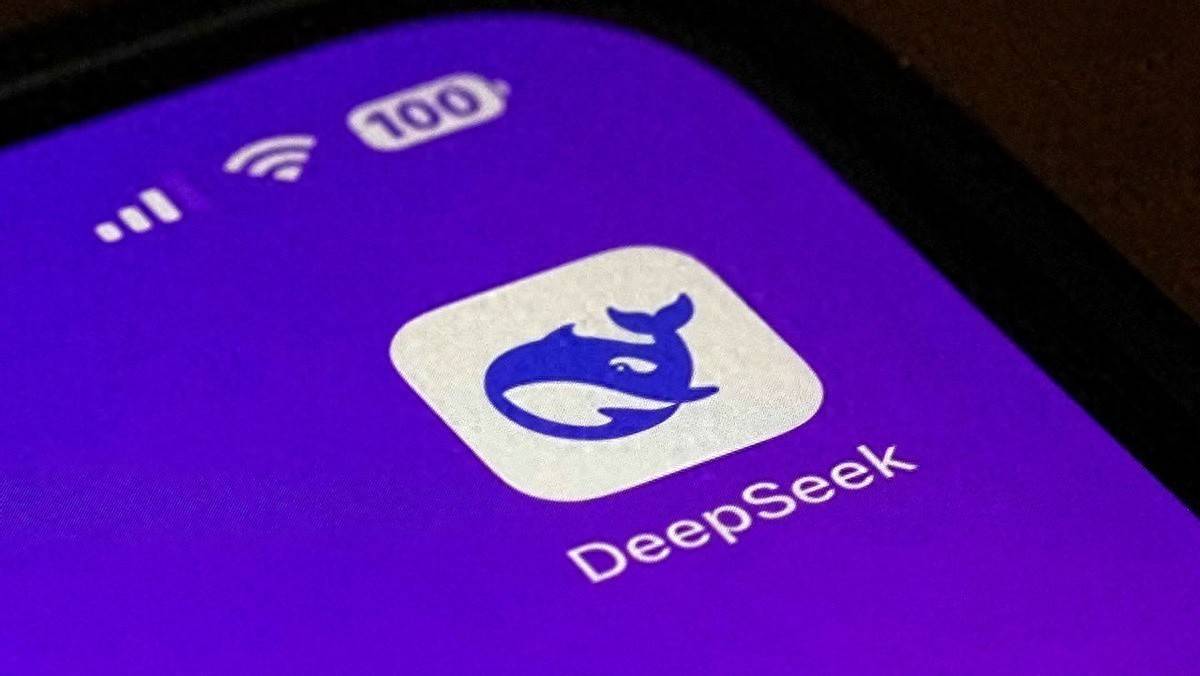 DeepSeek火爆，国产芯片供不应求，给中芯国际追赶台积电添一把火