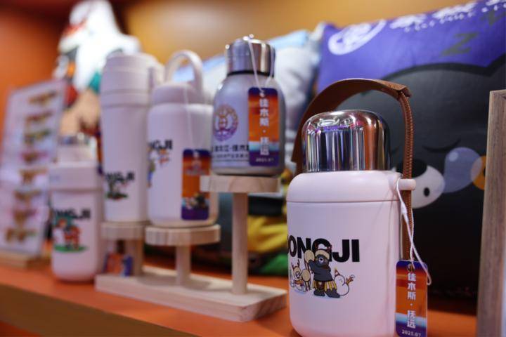日出东方 福聚龙江 抚远市特色展品亮相哈洽会
